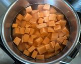 Foto del passaggio 4 della ricetta 140 • Dolce umido di patata americana alla vaniglia e rum 🍠🥃🍠🥃🍠 (senza glutine)