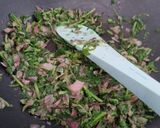 Une image de l'étape 3 de Quiches sans pâte aux fanes de radis.