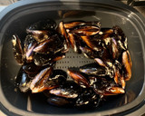 Foto del paso 3 de la receta: Mejillones al vapor (MCC)