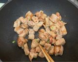 惹味五花腩炒薯仔的食譜步驟3照片