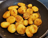 Foto del paso 6 de la receta: Solomillos de Pollo al Ajillo con Patatas
