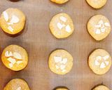 Hình bước làm 5 của món Bánh quy dừa hạnh nhân|Eatclean