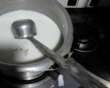 A picture of step 2 of Zafran kheer.