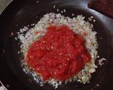 Foto del paso 2 de la receta: Espaguetis con pollo y ensalada con croutones