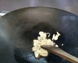Foto langkah ke 4 dari resep Tumis tongkol pedas.