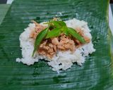 Foto langkah ke 6 dari resep Nasi Bakar Suwir Ayam Manis.