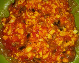 Foto del paso 2 de la receta: Merluza en salsa marinera con pimientos del piquillo relleno