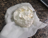Foto del paso 1 de la receta: Crêpes con crema de queso, nata, semillas de amapola y fresas