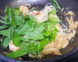 รูปขั้นตอนการทำที่ 2 ของ เส้นบุกผัดขี้เมากุ้ง Low carb