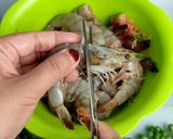 Foto langkah ke 1 dari resep Udang saus padang.