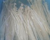 Foto langkah ke 1 dari resep Jamur Enoki Crispy.