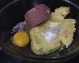 Foto langkah ke 4 dari resep Perkdel Kentang and Corned Beef anti hancur (moga2).