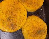 Une image de l'étape 2 de Tartine de butternut chèvre miel et pignon de pin.