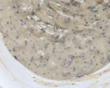 Foto del passaggio 4 della ricetta Ciambella alle noci e gocce di cioccolato