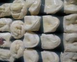 Foto del paso 4 de la receta: Facturas con dulce de membrillo, pastelera y dulce de leche