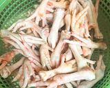 Hình bước làm 2 của món Chân gà ngâm quất