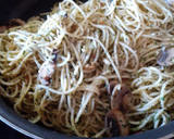Foto del paso 4 de la receta: Espaguetis al ajillo con champiñones