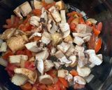 Foto del paso 1 de la receta: OMELETTE CON HONGOS PORTOBELLO, TOMATE Y QUESO! 😍