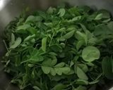 Foto langkah ke 1 dari resep Sayur bening daun kelor jagung.