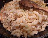 Csirkés, zöldséges tészta tejszínnel, sajttal 🥦🧄🥕🧀🍜 recept fázis 4 fotója