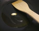 A picture of step 1 of Spaghetti all'arrabbiata.
