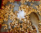 A picture of step 4 of Honey roasted cashew nuts.