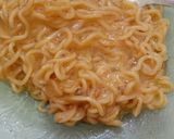 Foto langkah ke 2 dari resep Donat Indomie.