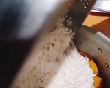 A picture of step 4 of Yakhni Pulao.