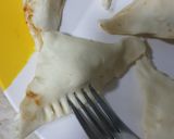 A picture of step 6 of Chicken tikkah puffs.