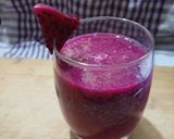 A picture of step 3 of Dragon fruit smoothie.
