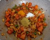 A picture of step 3 of Lehsuni Bhindi Do Pyaza.
