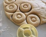 Gambar langkah 4 resipi Donut kampung.