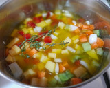Foto del paso 4 de la receta: Bacalao confitado con verduritas en escabeche picante