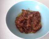 Foto del paso 1 de la receta: Tosta de bacalao con cebolla caramelizada