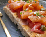 Foto del paso 7 de la receta: Tosta de salmón marinado en base de focaccia