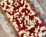 Foto langkah ke 4 dari resep Strawberry Crumb Bars.