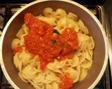 Foto del paso 2 de la receta: Corbatas con tomate ajo y albahaca en 3 pasos