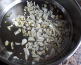 Foto del paso 2 de la receta: Congrio en salsa