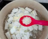 Foto langkah ke 3 dari resep Sup Bening Tahu Telur.