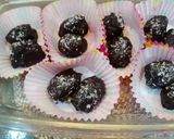 A picture of step 5 of Chocolate stuffed khajoor.