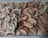 Foto del paso 2 de la receta: Salteado de setas  y champiñones a la crema