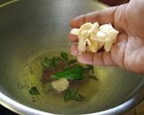 அவித்த முட்டை மற்றும் பணியார முட்டைக் குழம்பு(muttai paniyara kulambu recipe in tamil) ரெசிபி ஸ்டேப் 4 புகைப்படம்