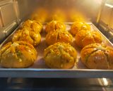 Foto langkah ke 4 dari resep Korean garlic cheese bread.