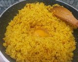 Gambar langkah 4 resipi Nasi goreng kunyit udang kering.