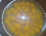 A picture of step 2 of Mango vanilla boba milkshake.