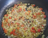 Foto del paso 6 de la receta: Guisantes frescos con verduras y huevo