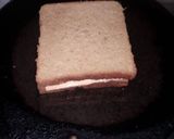 A picture of step 3 of Mayo Sandwich.