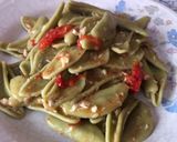Foto del passaggio 2 della ricetta Foglie di ulivo pugliesi con sugo di ricciola