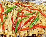 Hình bước làm 3 của món Nấm Kim Châm Nướng Bằng Giấy Bạc (Chay)