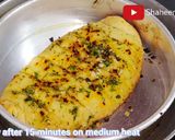 A picture of step 4 of Cheese garlic bread.